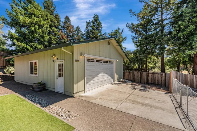 $880,000 | 2080 Mt Olive Way, Santa Rosa, CA 95404