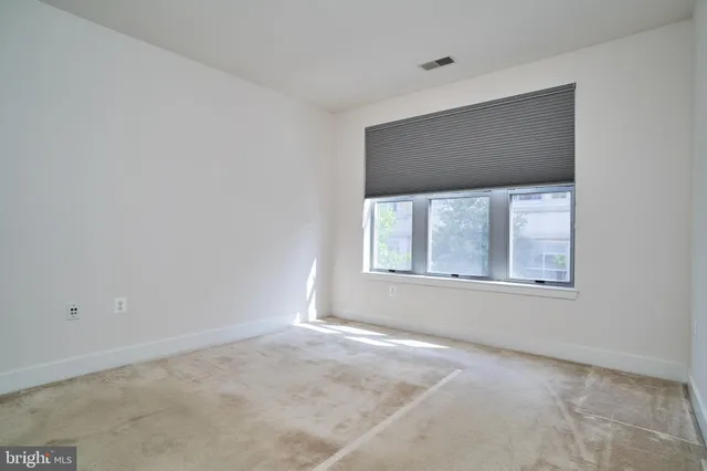 $2,475 | 1800 Wilson Boulevard, Unit 250, Arlington, VA 22201