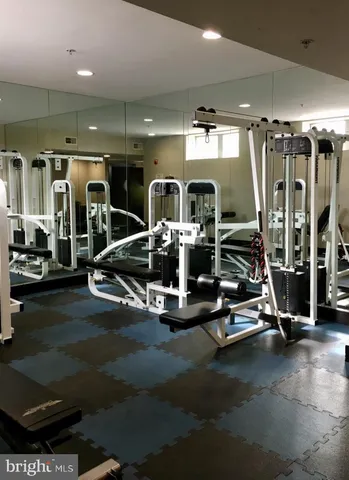 $2,475 | 1800 Wilson Boulevard, Unit 250, Arlington, VA 22201