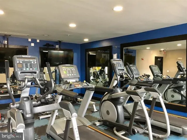 $2,475 | 1800 Wilson Boulevard, Unit 250, Arlington, VA 22201