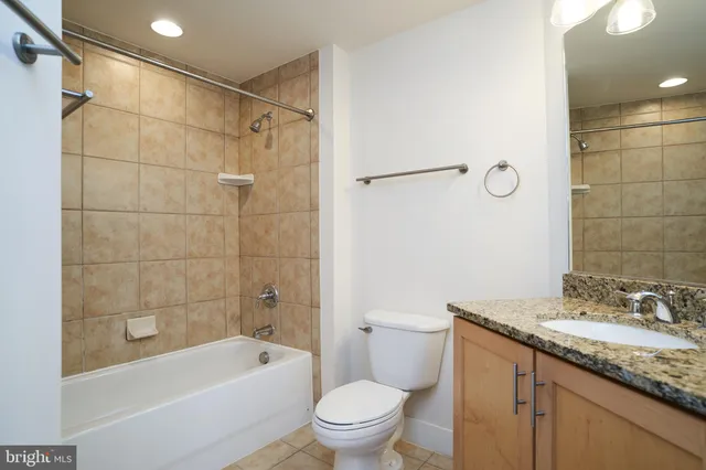 $2,475 | 1800 Wilson Boulevard, Unit 250, Arlington, VA 22201