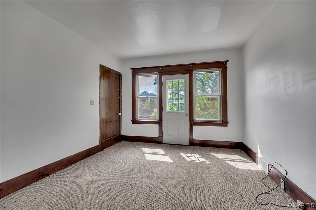 565 Military Road Buffalo, NY 14207 - Photo 21 of 48