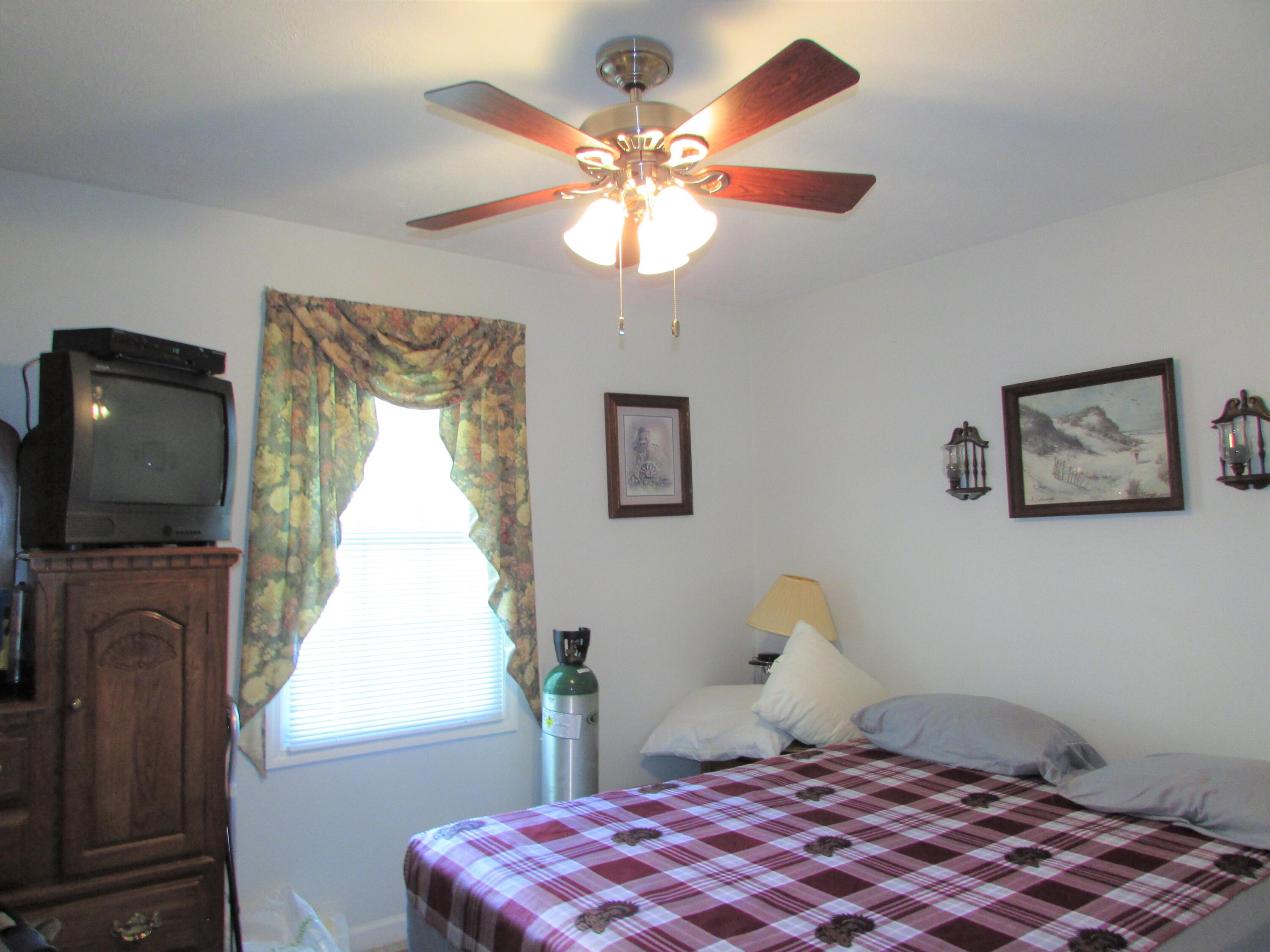 216 George Bowers Road Elizabethton, TN 37643 - Photo 18 of 28 216 George Bowersw Road Elizabethton TN