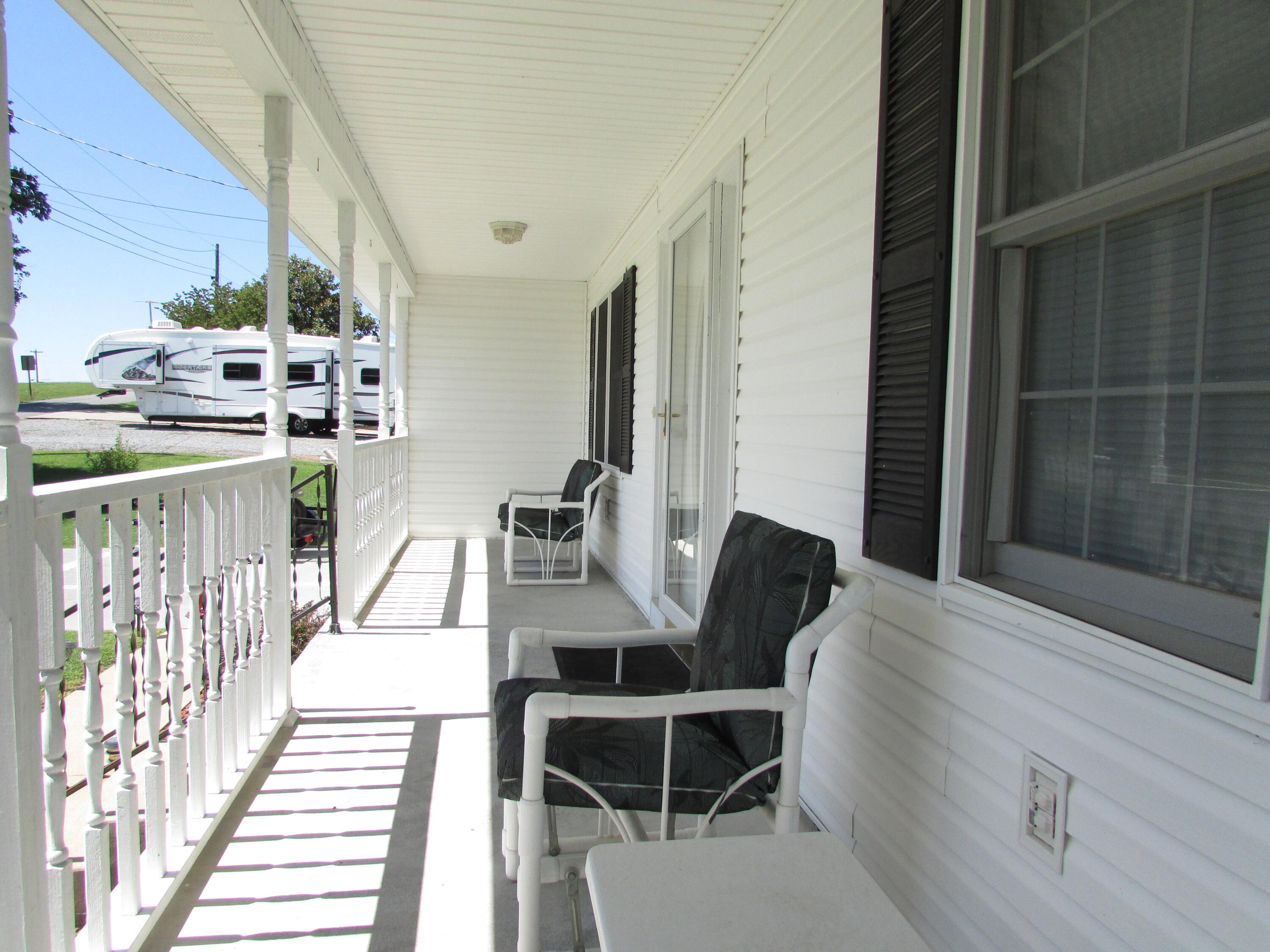 216 George Bowers Road Elizabethton, TN 37643 - Photo 3 of 28 216 George Bowersw Road Elizabethton TN