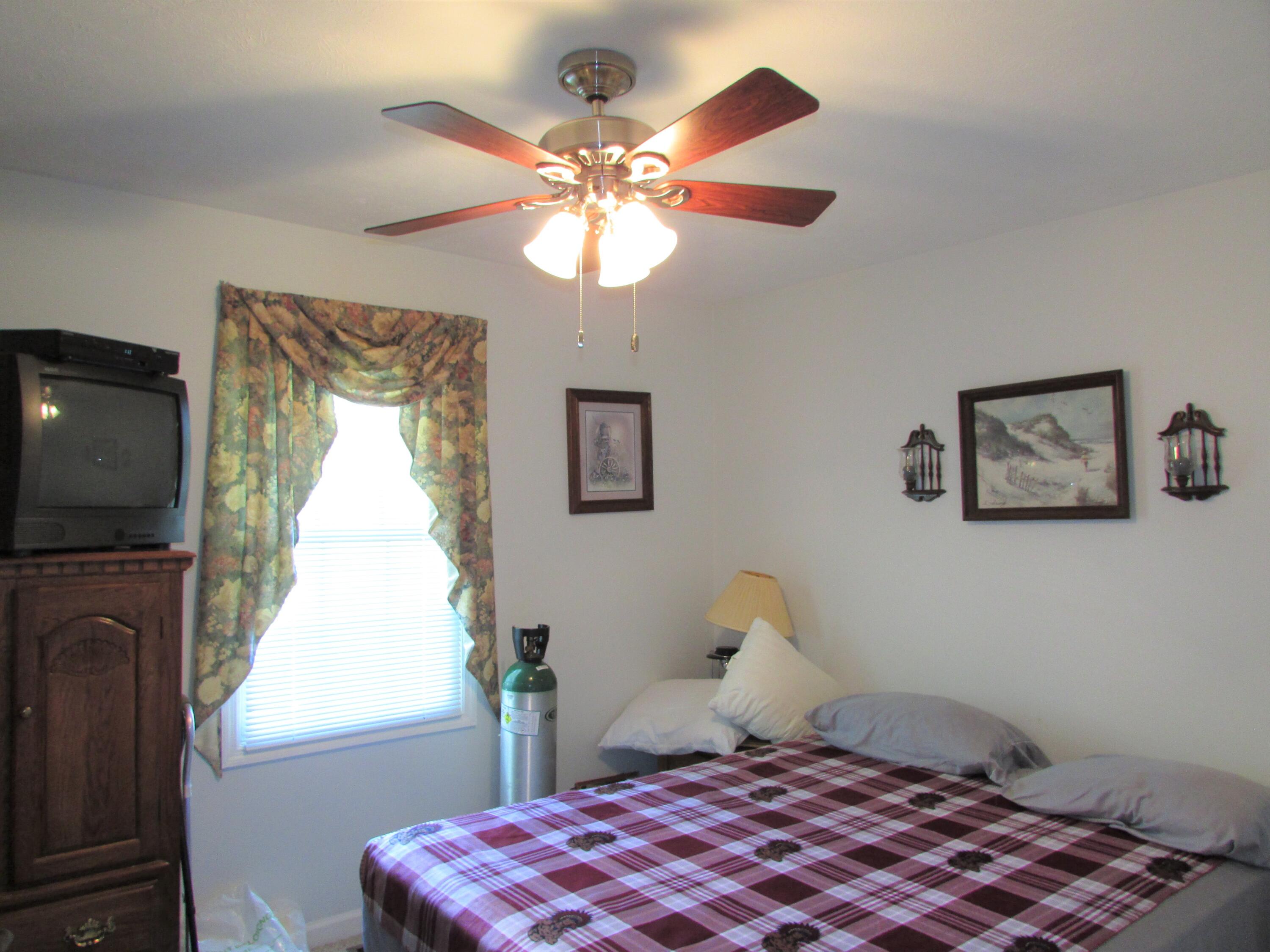 216 George Bowers Road Elizabethton, TN 37643 - Photo 21 of 28 216 George Bowersw Road Elizabethton TN