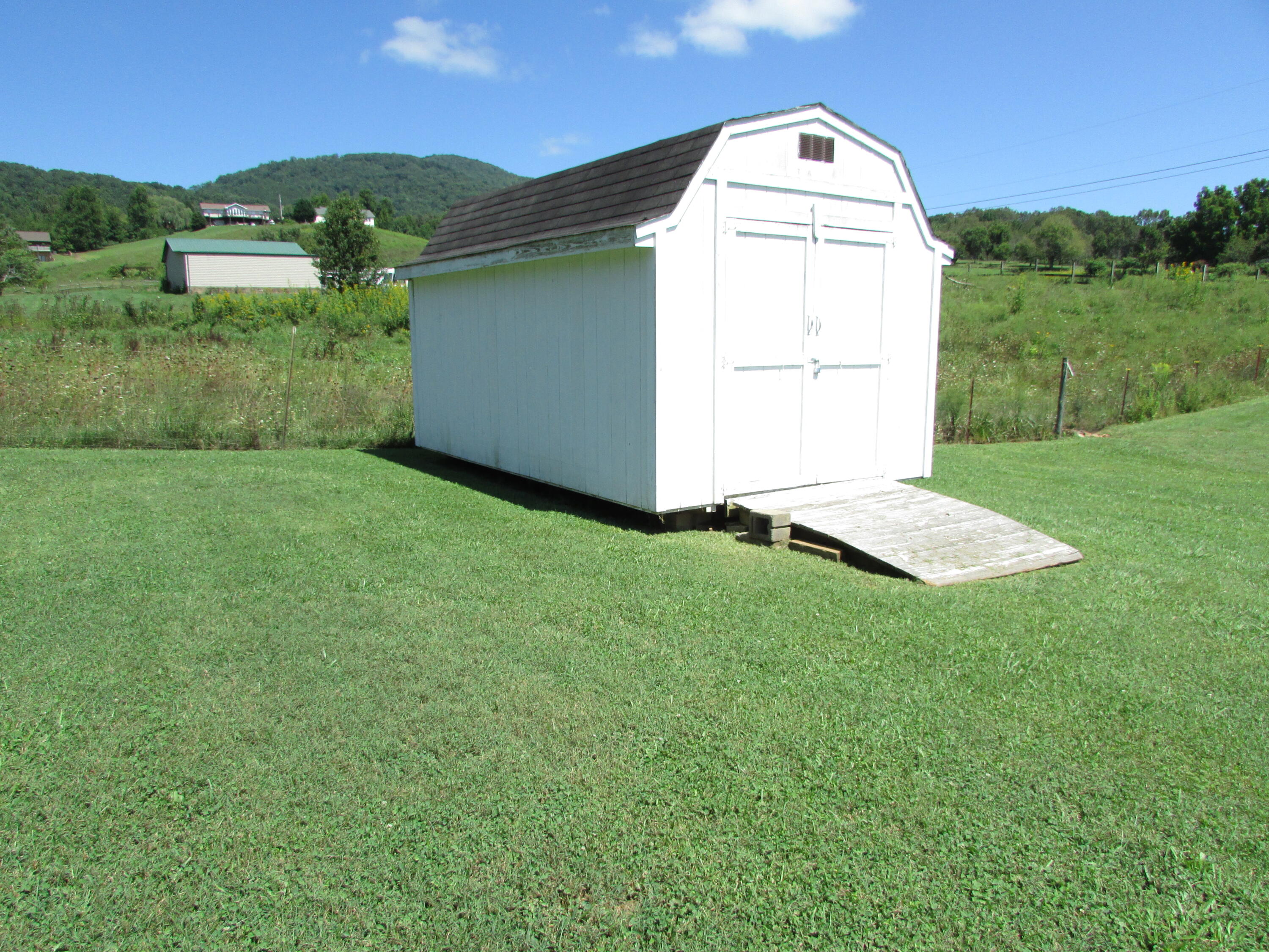 216 George Bowers Road Elizabethton, TN 37643 - Photo 7 of 28 216 George Bowersw Road Elizabethton TN
