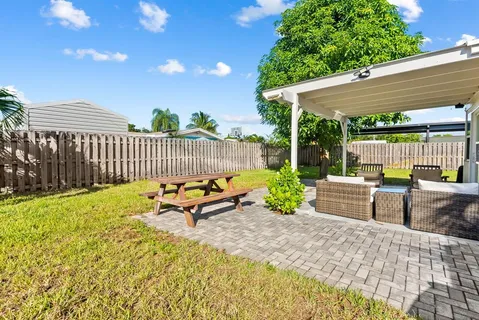 $485,000 | 5 Southeast 11th Street, Deerfield Beach, FL 33441