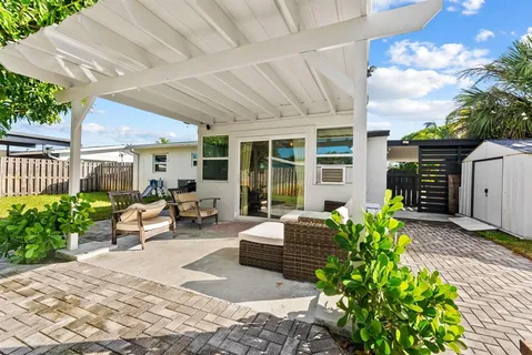 $485,000 | 5 Southeast 11th Street, Deerfield Beach, FL 33441