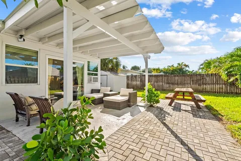 $485,000 | 5 Southeast 11th Street, Deerfield Beach, FL 33441