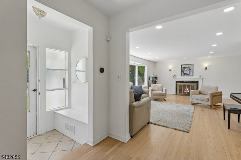 215 Exeter Way Hillside, NJ 07205 - Photo 5 of 34
