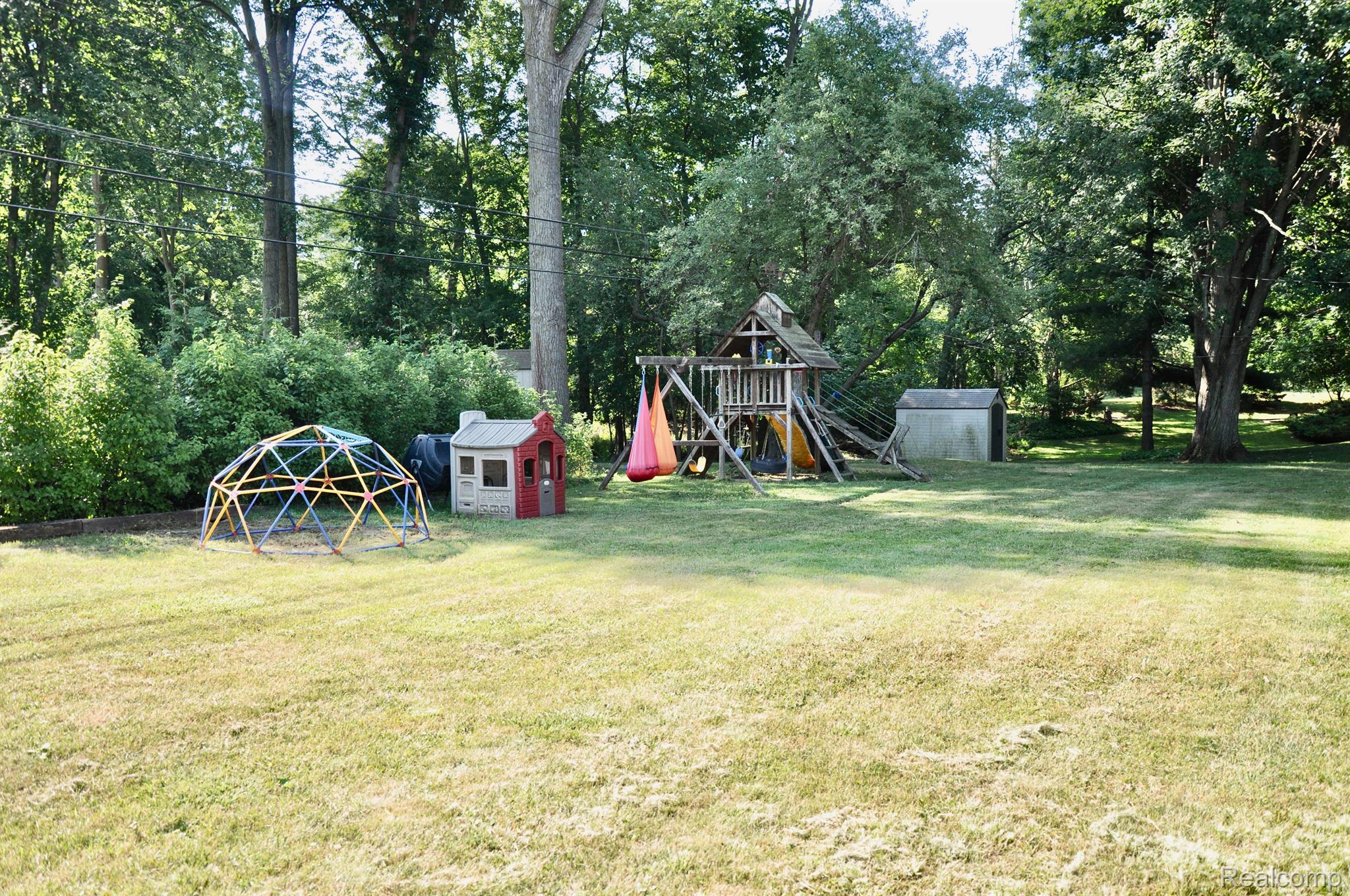 1280 Potomac Drive Rochester, MI 48306 - Photo 28 of 29 Yard