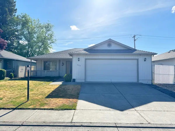 $327,500 | 324 Sandi Way, Eagle Point, OR 97524
