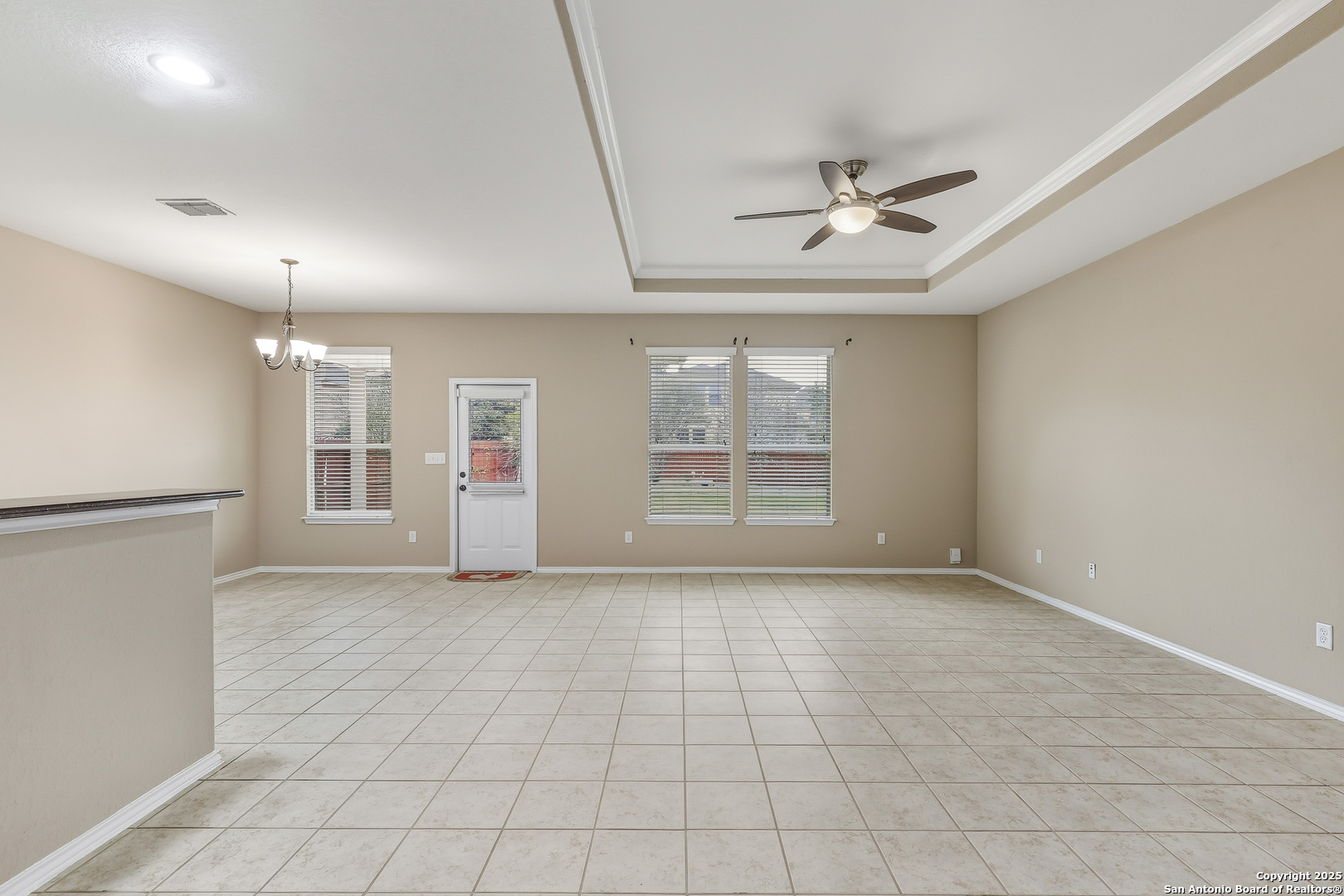 8218 Rustic Terrace San Antonio, TX 78249 - Photo 4 of 31