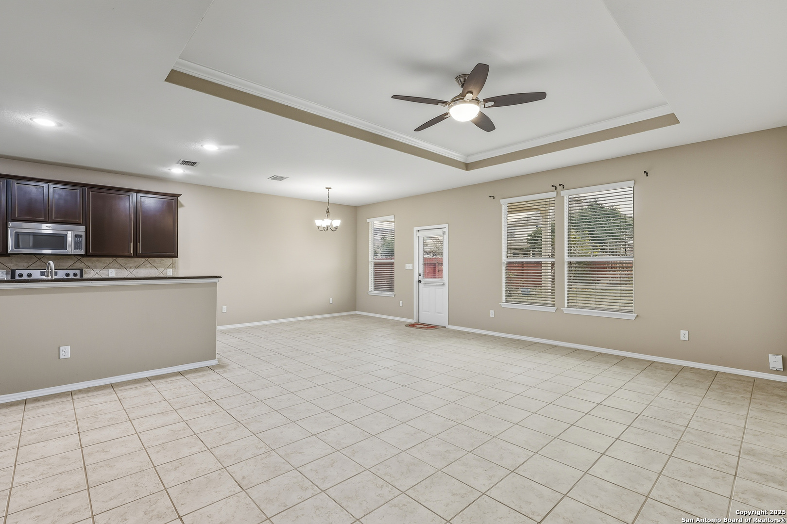 8218 Rustic Terrace San Antonio, TX 78249 - Photo 6 of 31