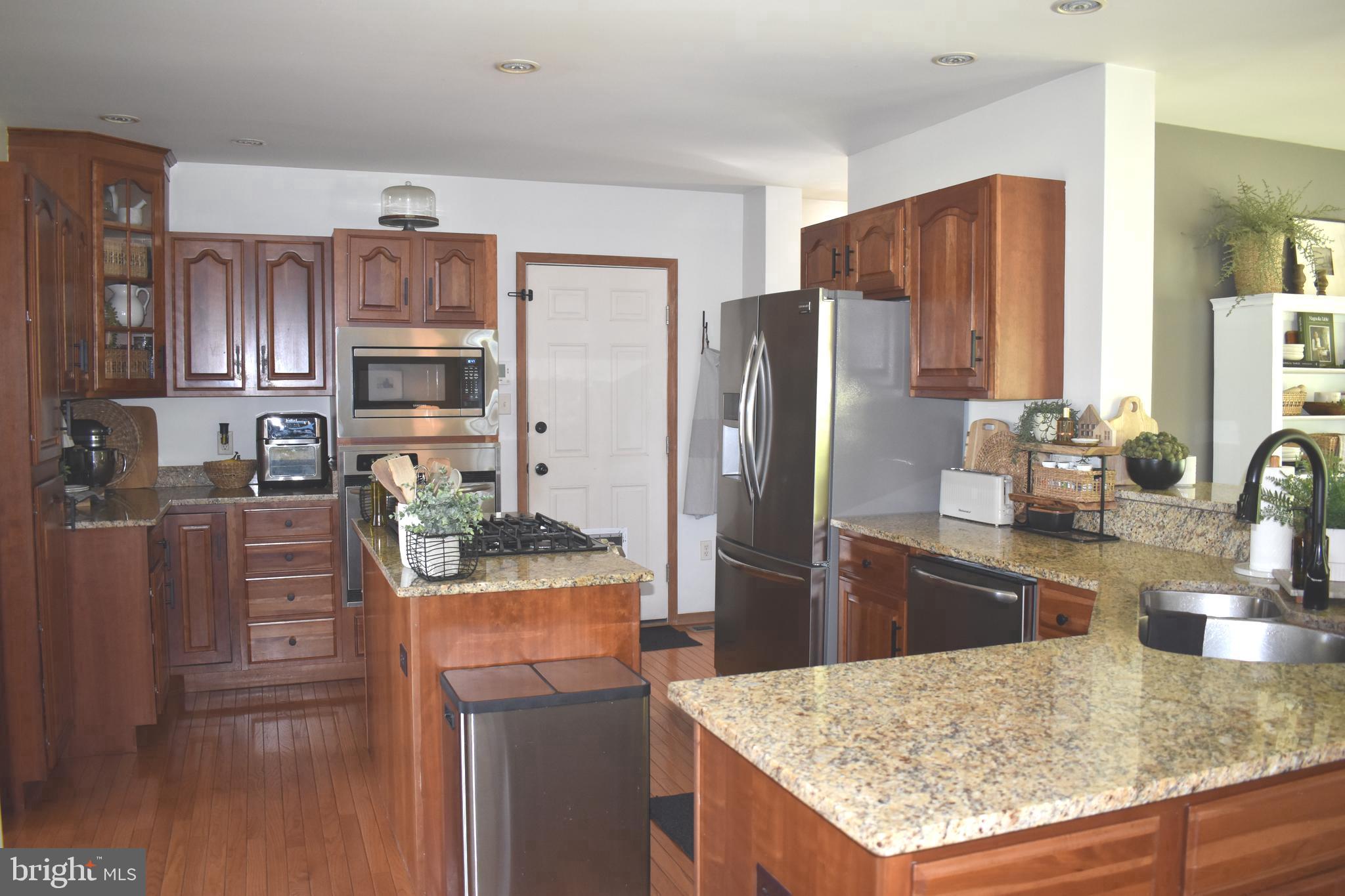 16621 Lappans Road Williamsport, MD 21795 - Photo 26 of 84 Updated kitchen with new SS appliances