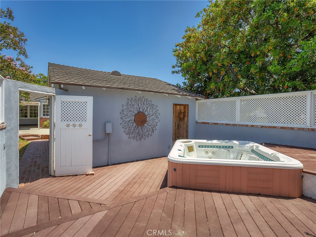 521 Bethany Road Burbank, CA 91504 - Photo 36 of 50 Back