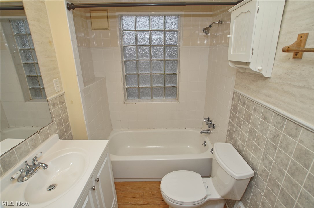4138 Ellison Road Cleveland, OH 44121 - Photo 14 of 26