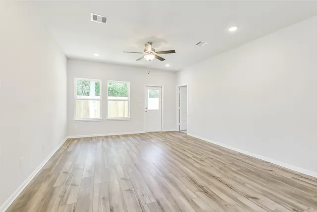 $279,990 | 2037 Caney Creek, Conroe, TX 77301