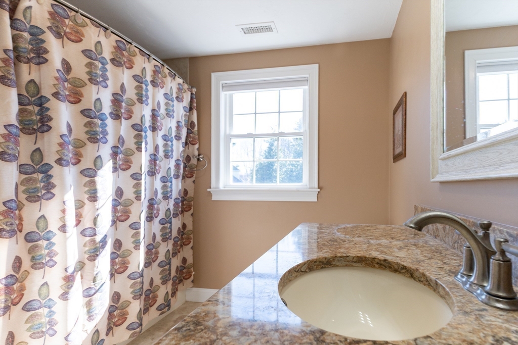 17 Stoneybrook Road Grafton, MA 01536 - Photo 27 of 38