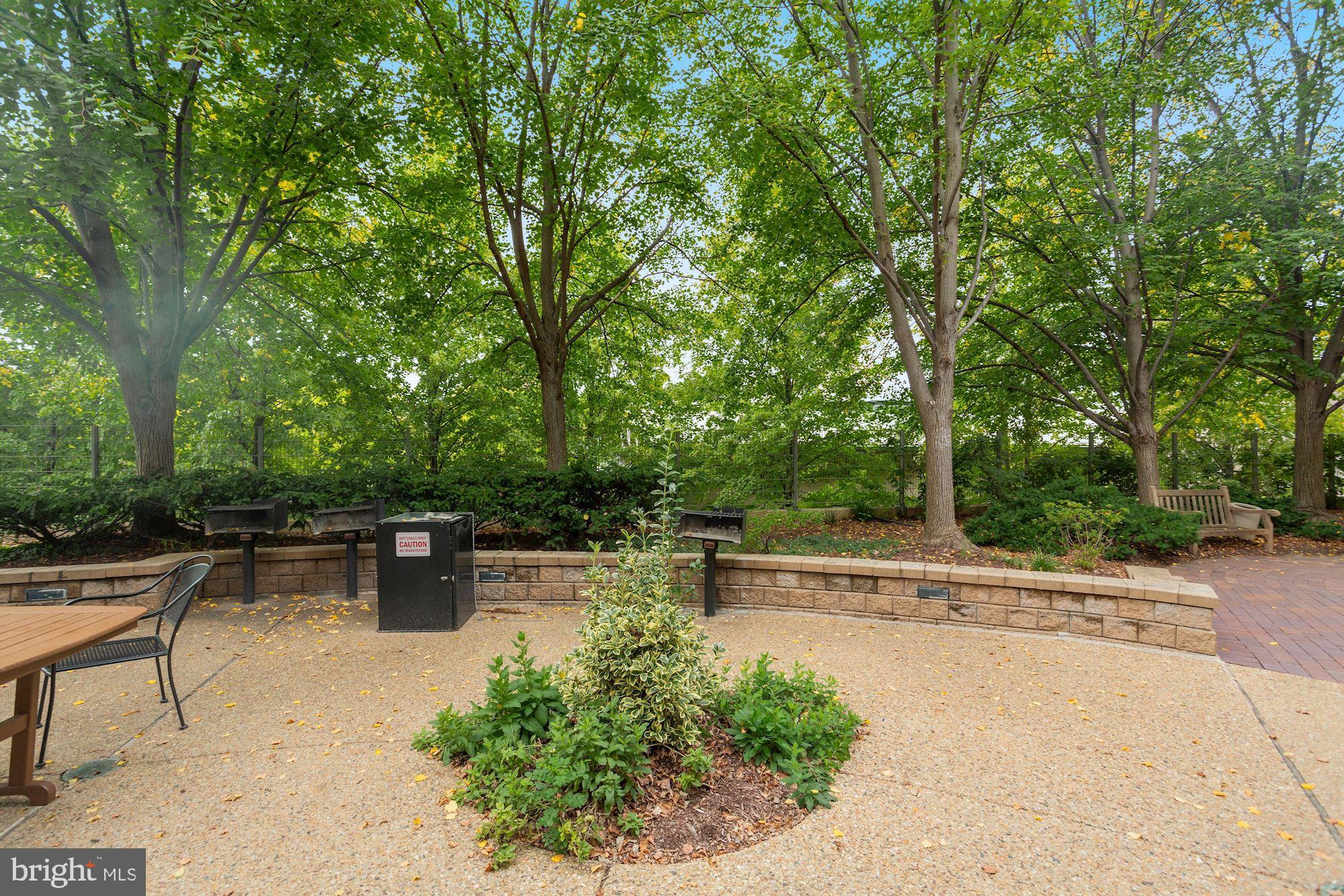 4141 North Henderson Road, Unit 323 Arlington, VA 22203 - Photo 23 of 25