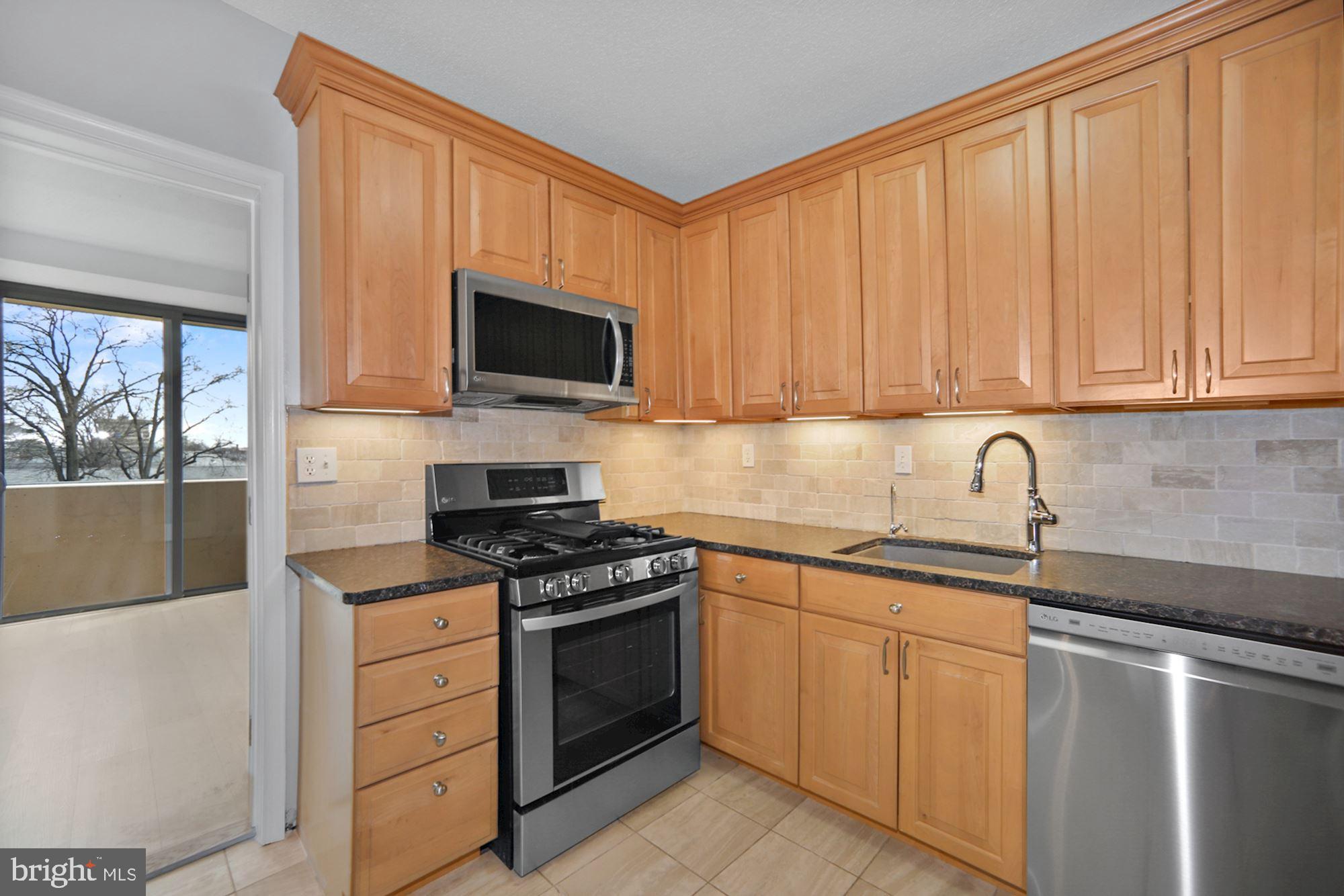 4141 North Henderson Road, Unit 323 Arlington, VA 22203 - Photo 6 of 25