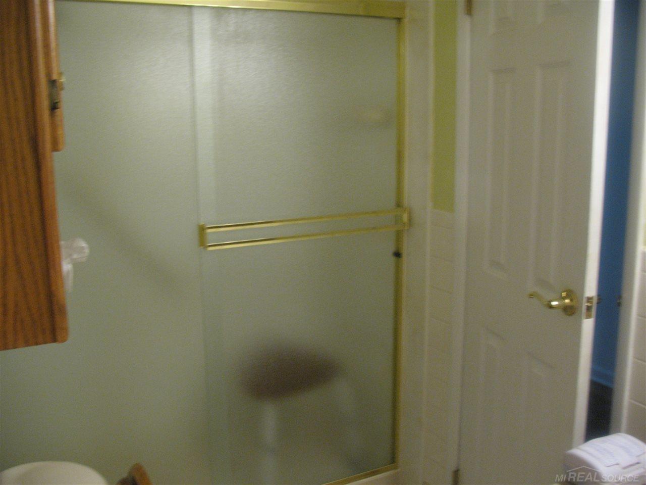 46864 Fairchild Road Macomb, MI 48042 - Photo 14 of 19 31291714-13.JPG