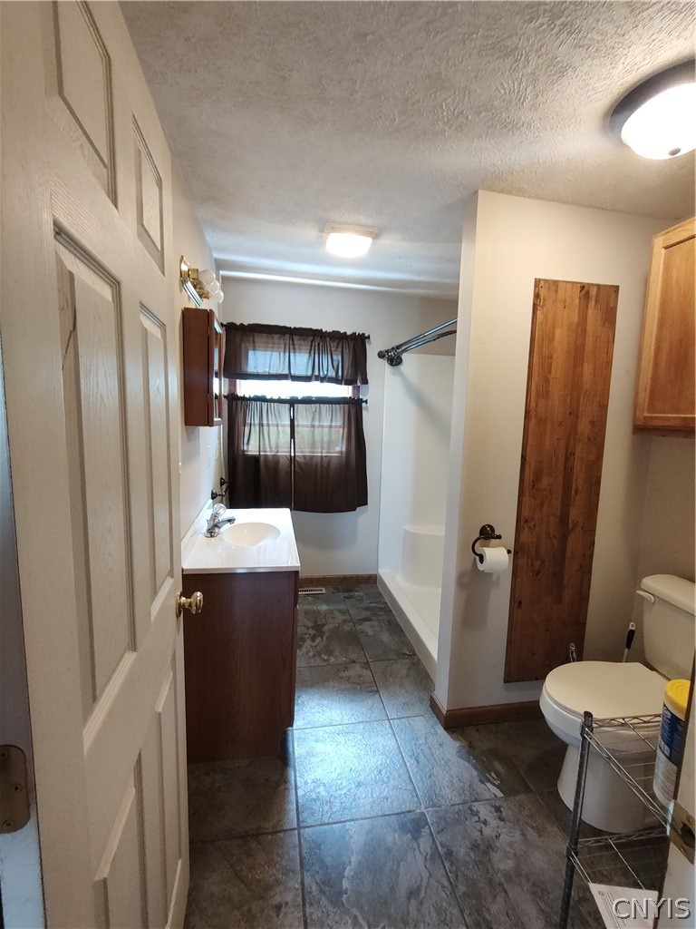 425 East Walnut Street Oneida, NY 13421 - Photo 6 of 50