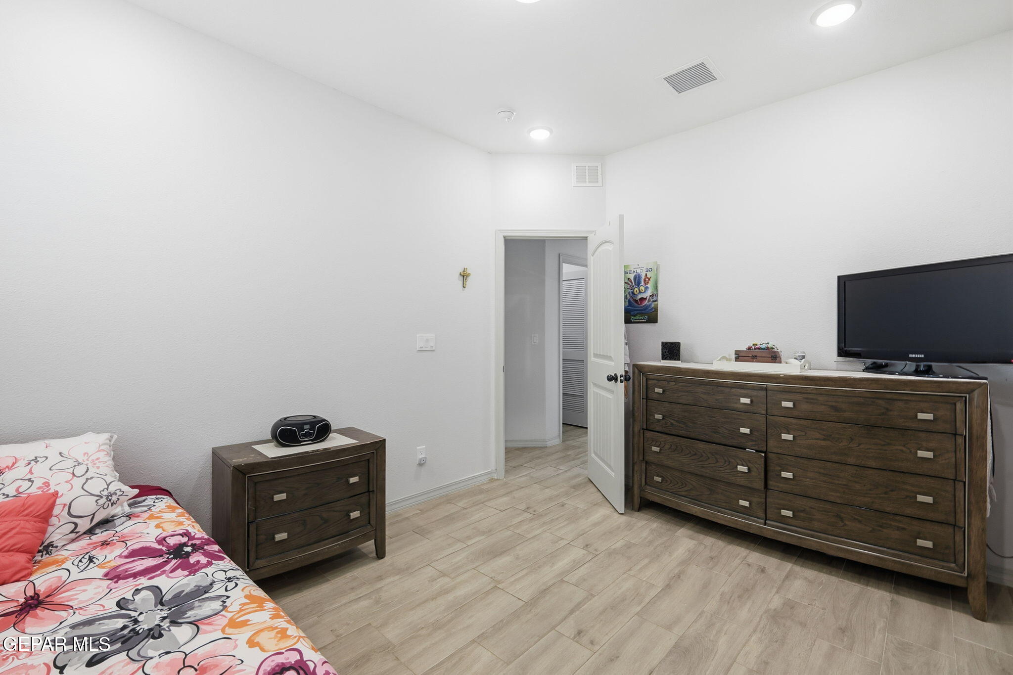 11040 Gem Valley Road Socorro, TX 79927 - Photo 13 of 38 17-web-or-mls-IMG_2271