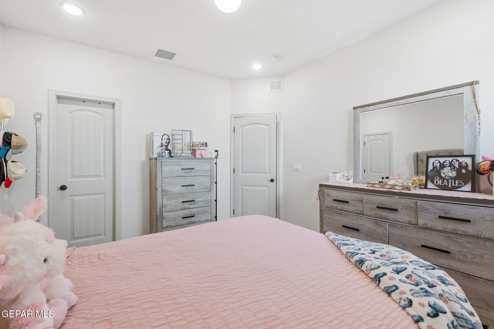 11040 Gem Valley Road Socorro, TX 79927 - Photo 15 of 38 19-web-or-mls-IMG_2281