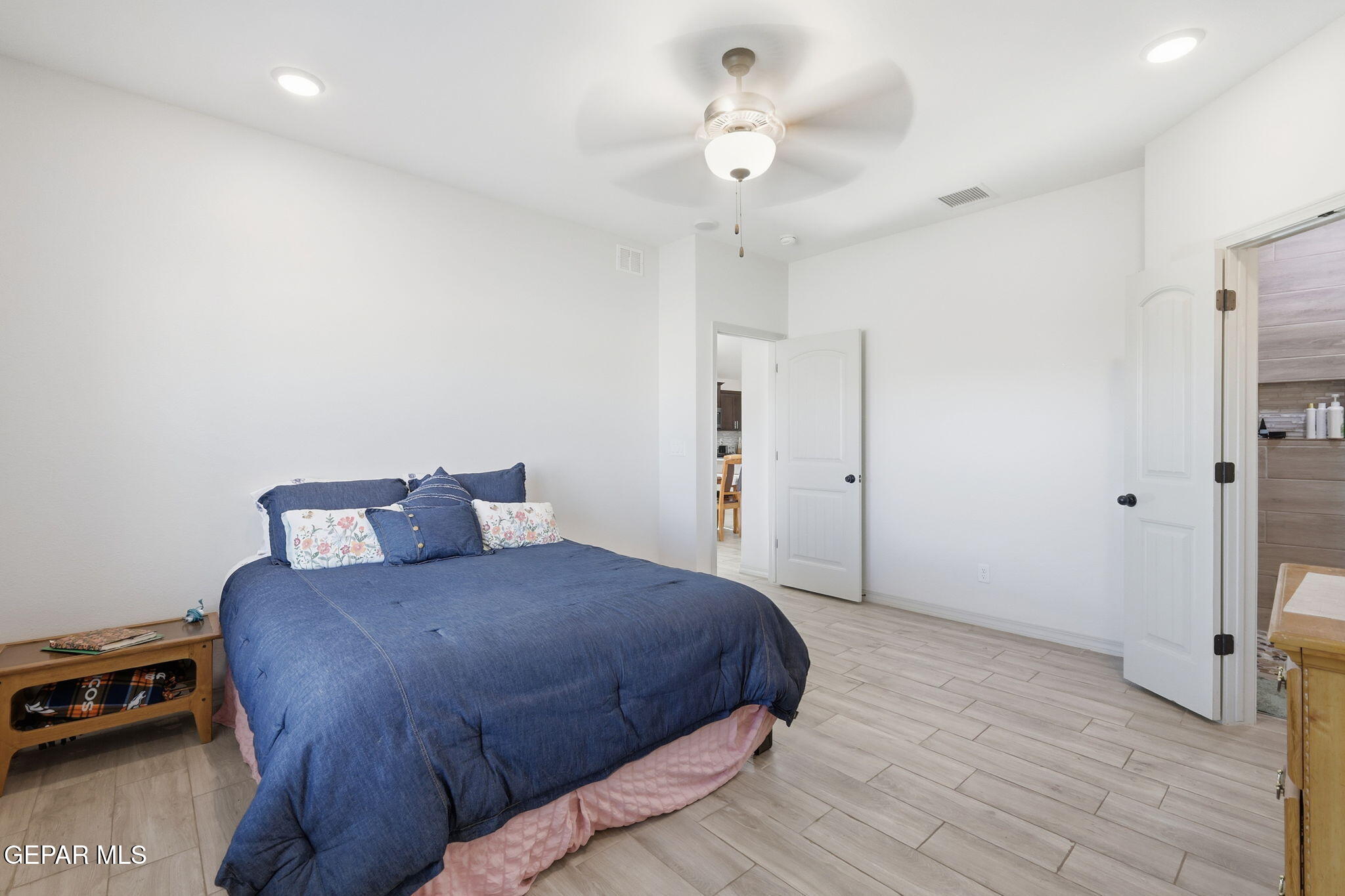 11040 Gem Valley Road Socorro, TX 79927 - Photo 18 of 38 23-web-or-mls-IMG_2301