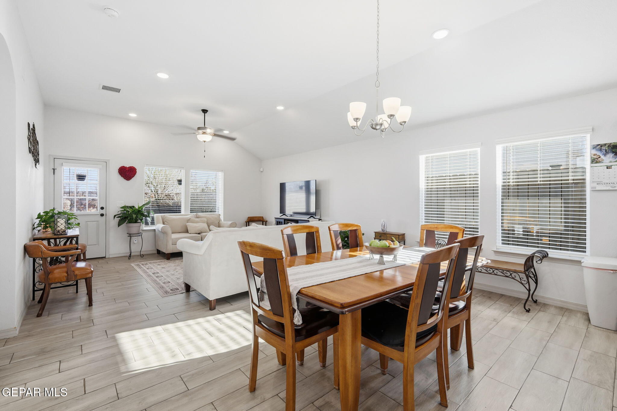 11040 Gem Valley Road Socorro, TX 79927 - Photo 24 of 38 29-web-or-mls-IMG_2336