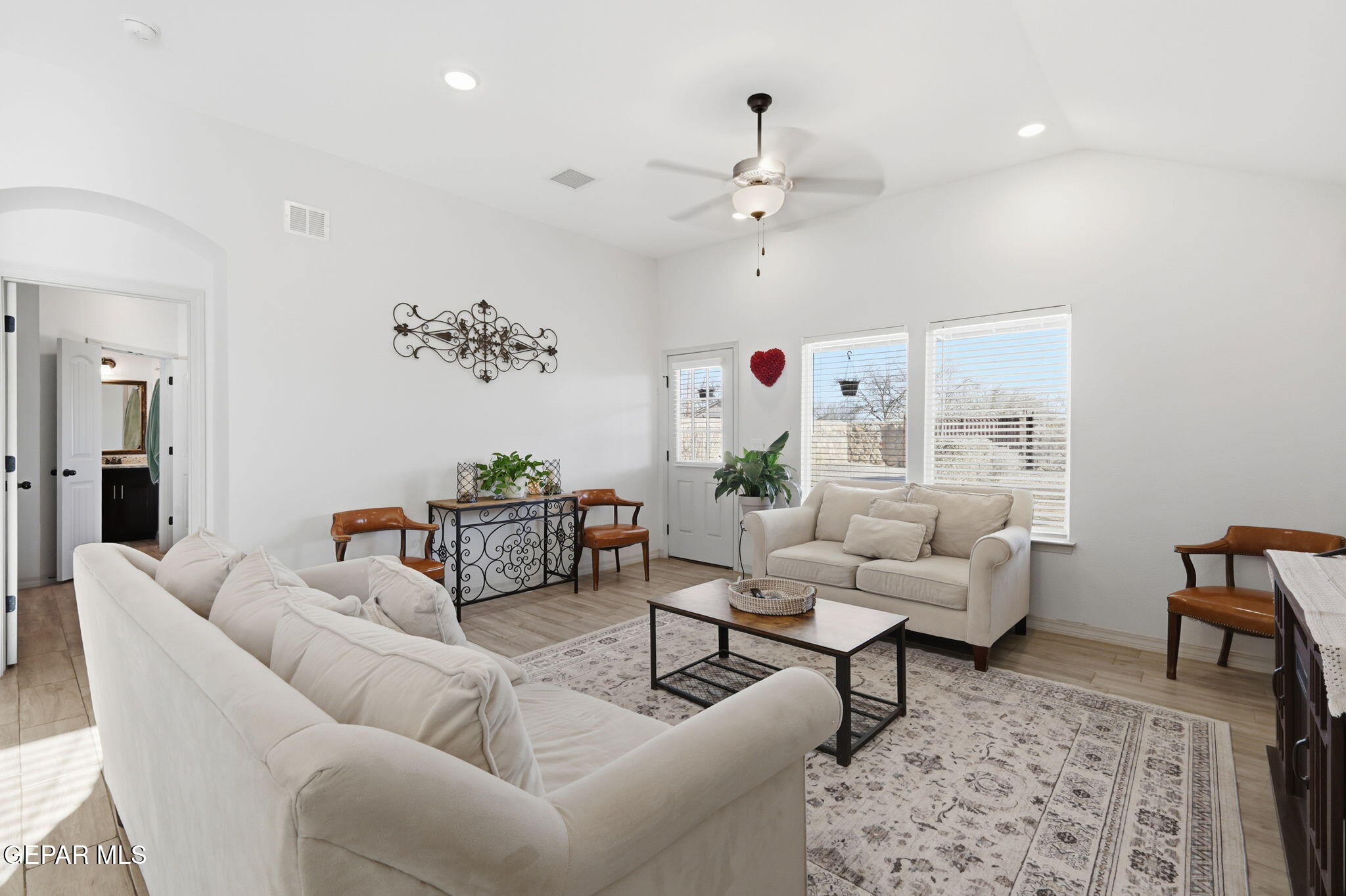 11040 Gem Valley Road Socorro, TX 79927 - Photo 26 of 38 31-web-or-mls-IMG_2346