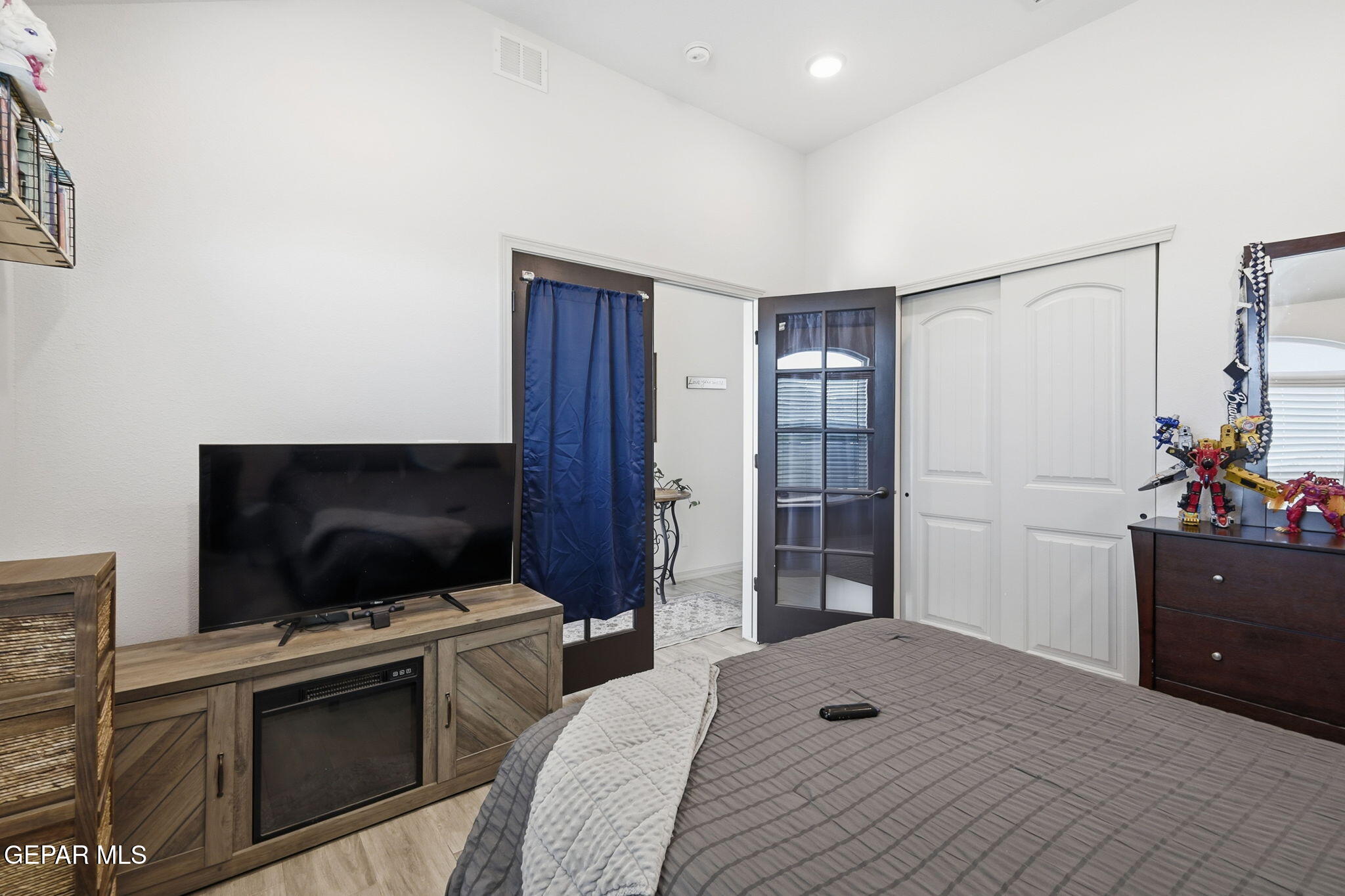 11040 Gem Valley Road Socorro, TX 79927 - Photo 9 of 38 13-web-or-mls-IMG_2251