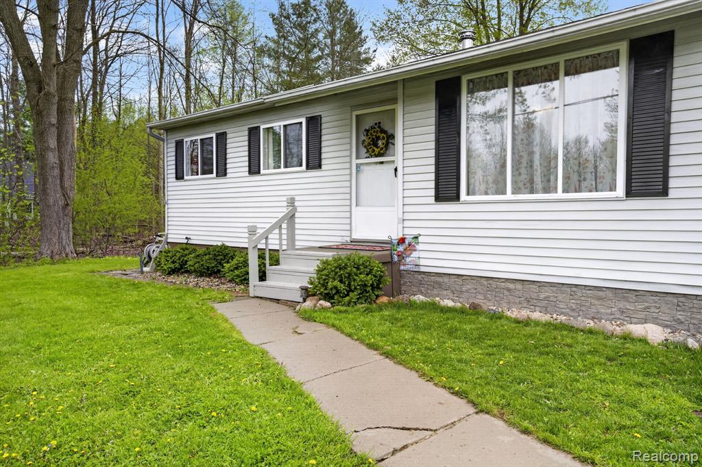 6401 North Webster Road Mount Morris, MI 48458 - Photo 3 of 59
