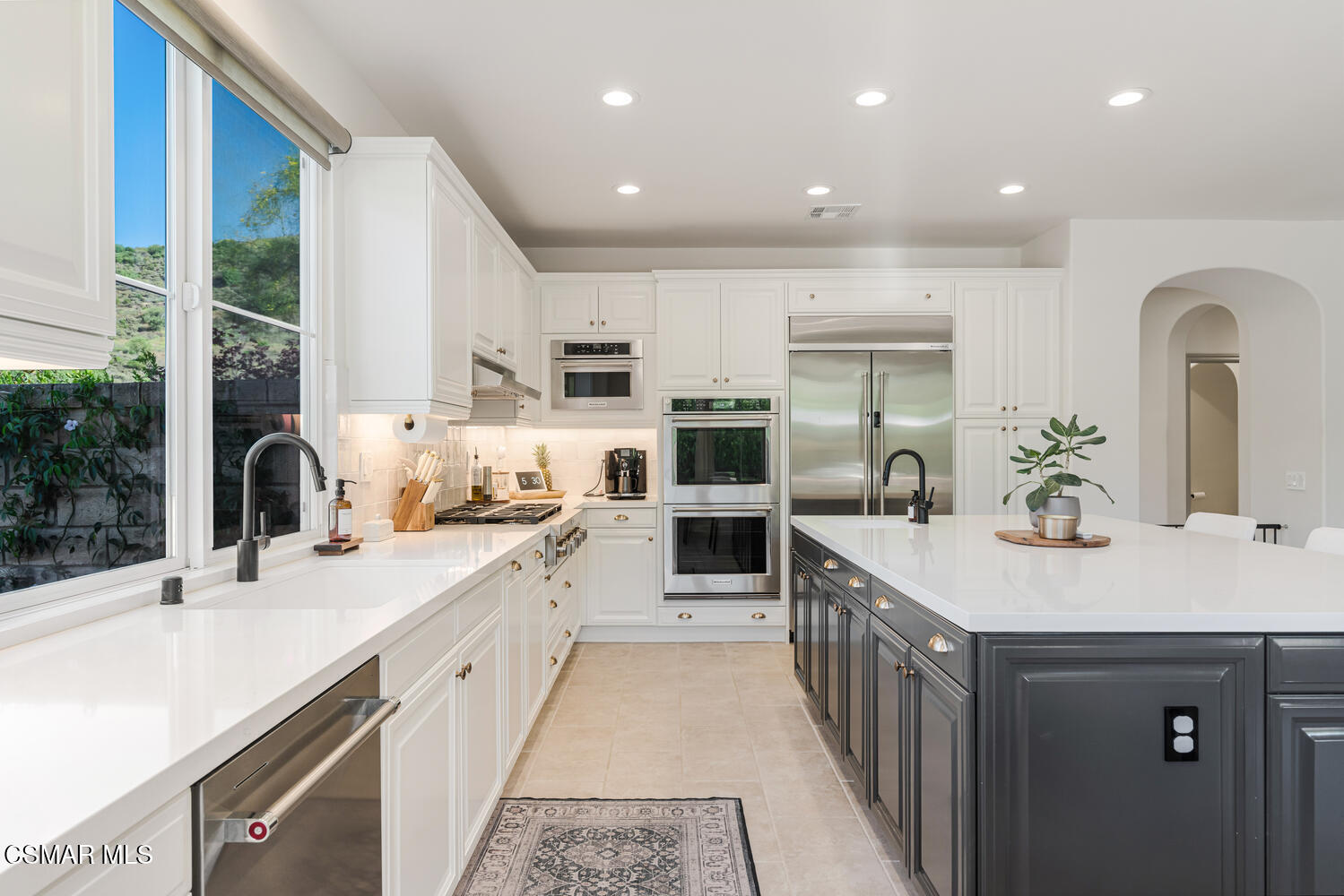 551 Running Creek Simi Valley, CA 93065 - Photo 22 of 66 551 Running Creek, Simi Valley