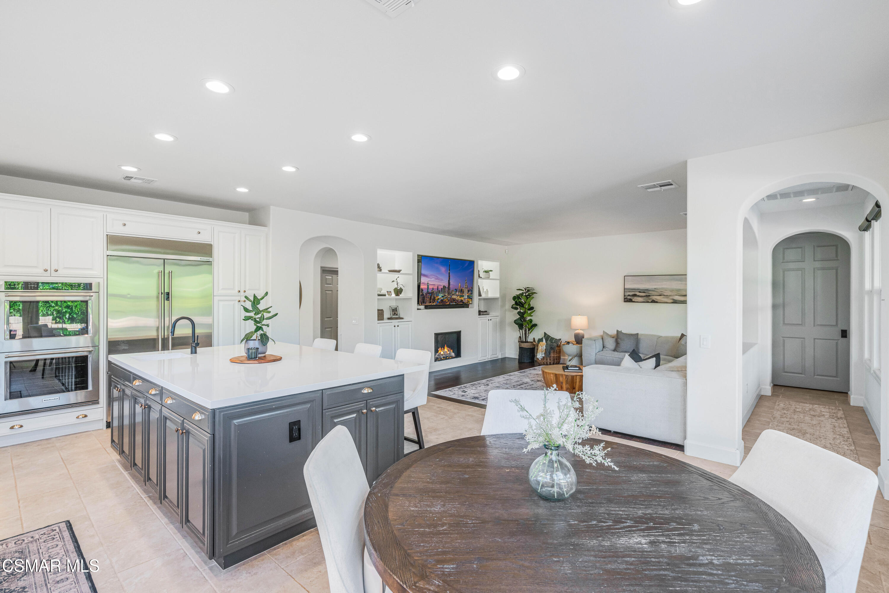 551 Running Creek Simi Valley, CA 93065 - Photo 23 of 66 551 Running Creek Ct-14