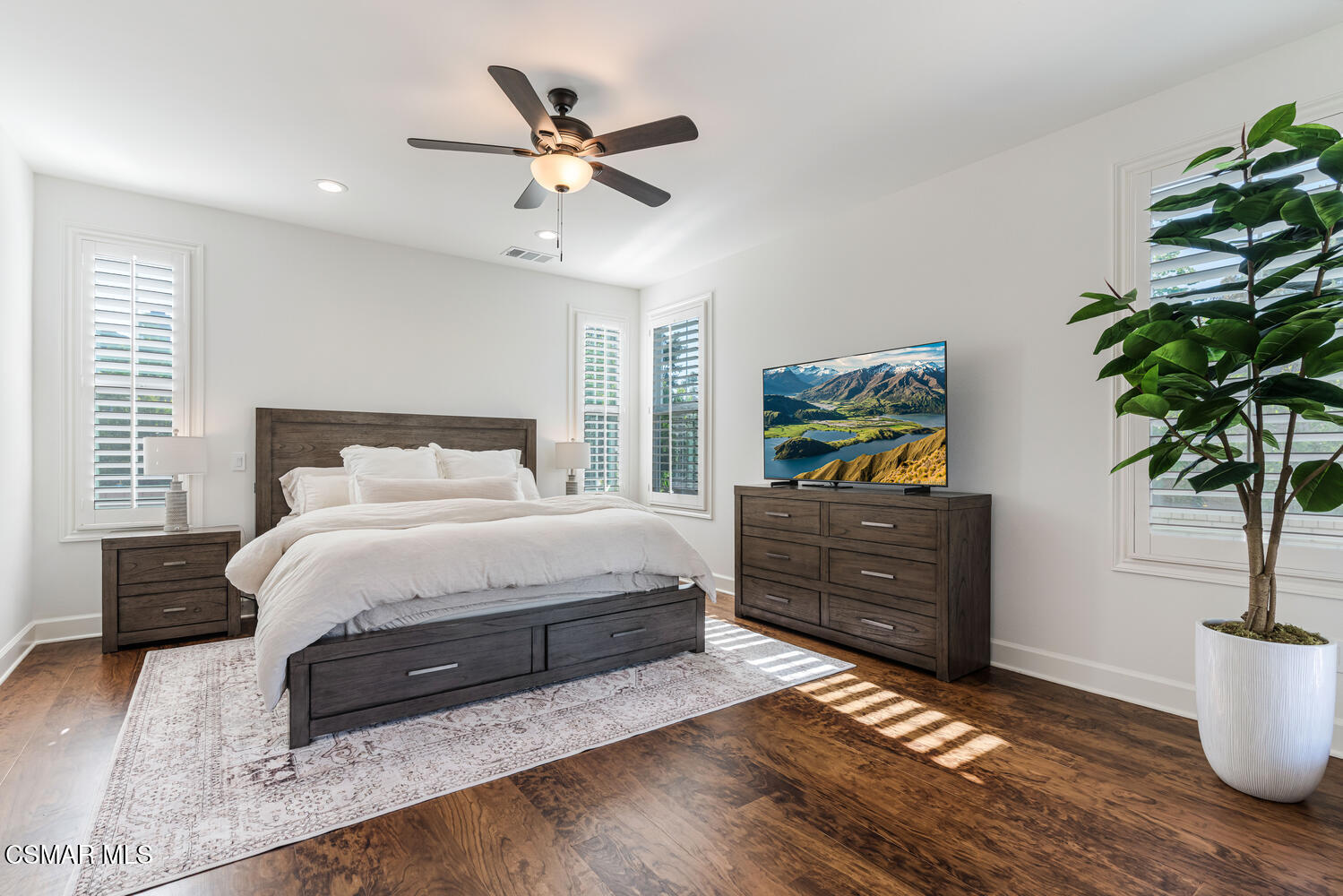 551 Running Creek Simi Valley, CA 93065 - Photo 29 of 66 551 Running Creek, Simi Valley