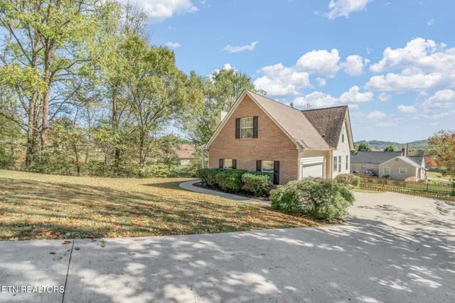 $405,000 | 1148 Granville Conner Road, Powell, TN 37849