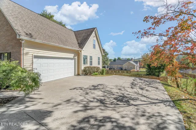 $405,000 | 1148 Granville Conner Road, Powell, TN 37849