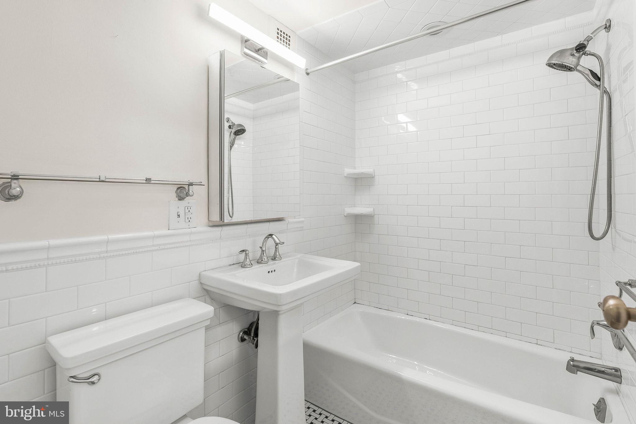 1806-18 Rittenhouse Square, Unit 204 Philadelphia, PA 19103 - Photo 15 of 20