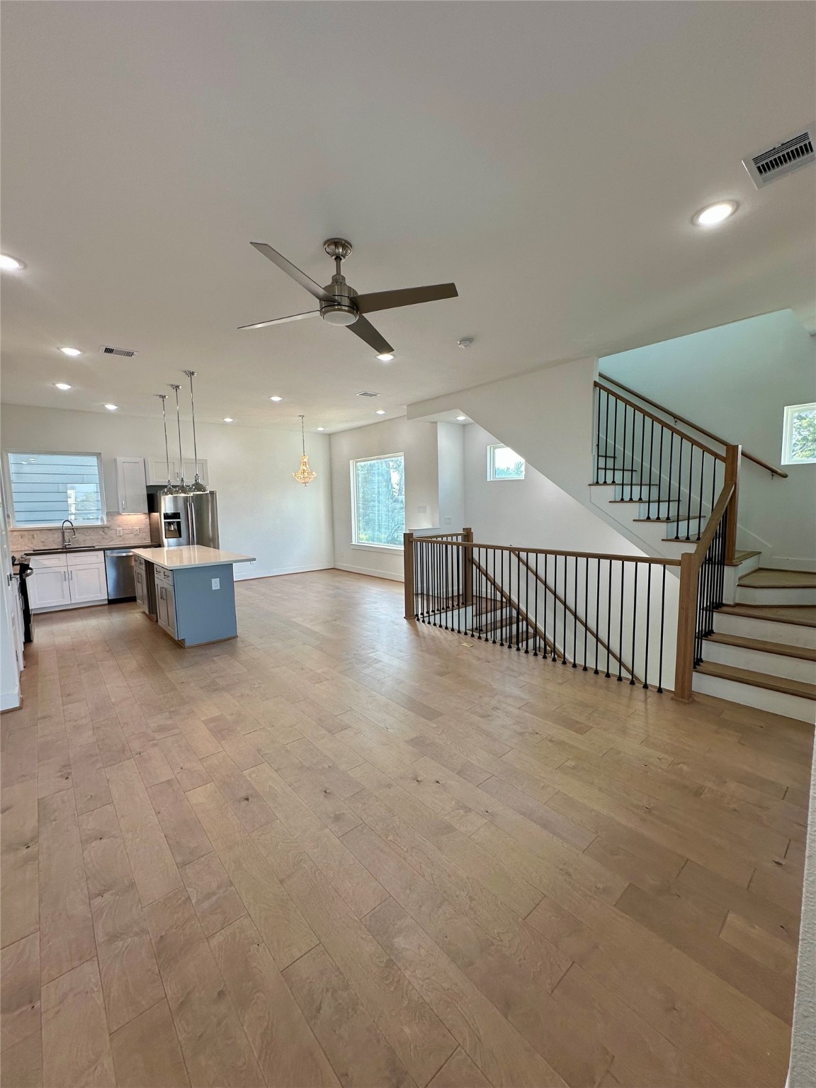 4623 Cochran Street Houston, TX 77009 - Photo 10 of 12 a view of a livingroom with a furniture