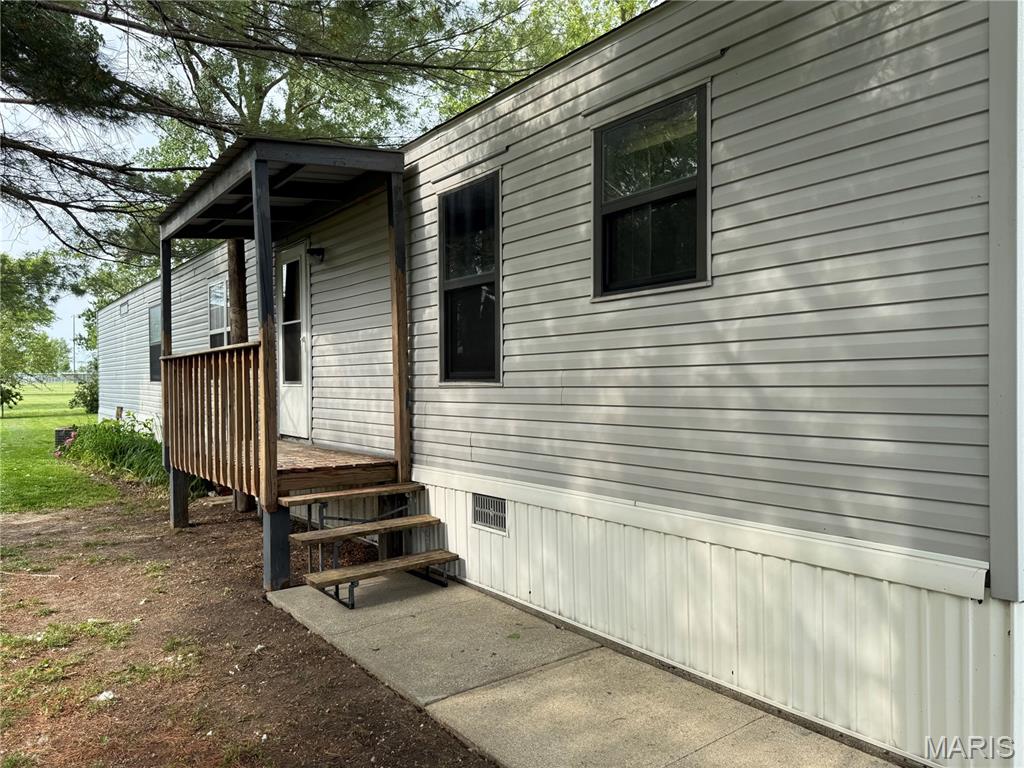 940 East First Street Beckemeyer, IL 62219 - Photo 4 of 26