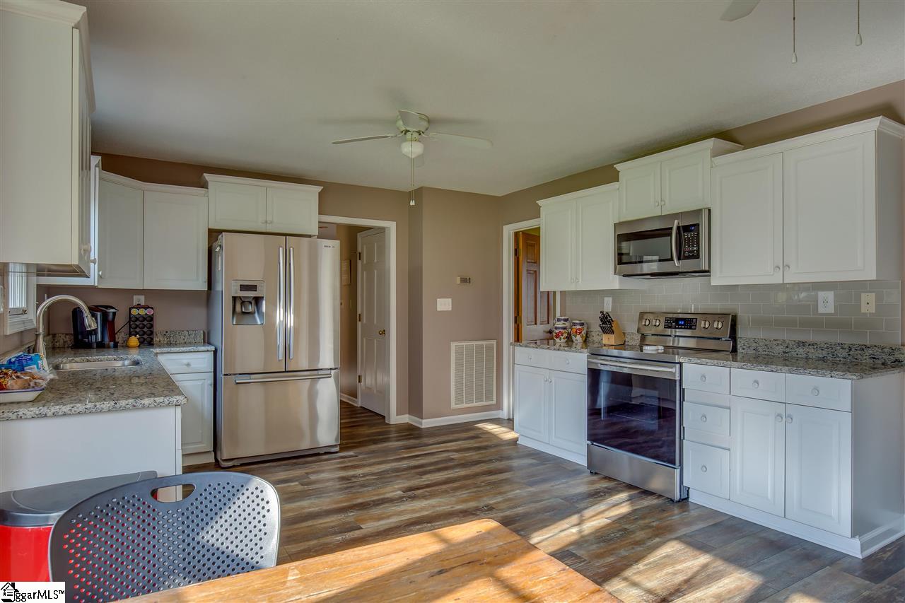 234 South McAlister Road Easley, SC 29642 - Photo 8 of 35
