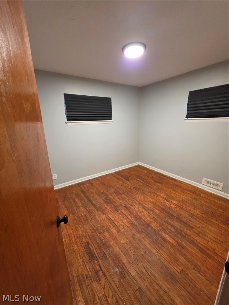 1925 Ridgehill Road Cleveland, OH 44121 - Photo 18 of 30