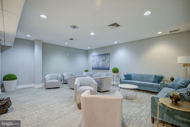 $435,000 | 6101 Edsall Road, Unit 1805, Alexandria, VA 22304