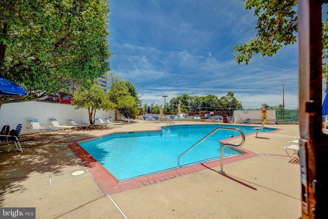 $435,000 | 6101 Edsall Road, Unit 1805, Alexandria, VA 22304