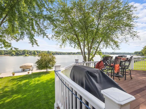 $749,900 | 870 Breckenboro Road, Lake Summerset, IL 61019