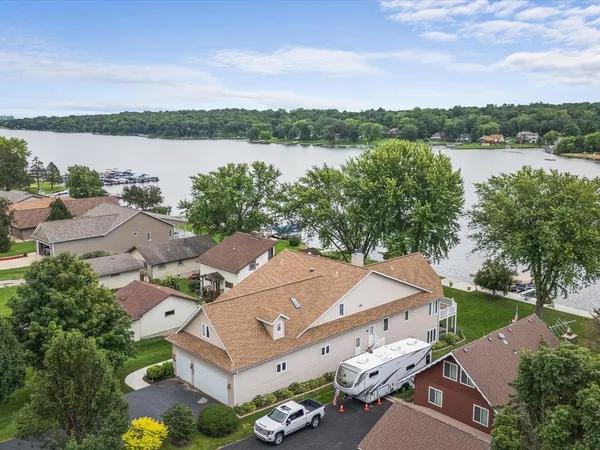 $749,900 | 870 Breckenboro Road, Lake Summerset, IL 61019