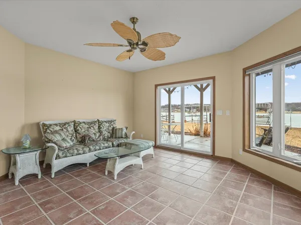 $749,900 | 870 Breckenboro Road, Lake Summerset, IL 61019