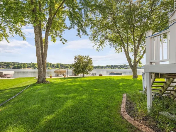 $749,900 | 870 Breckenboro Road, Lake Summerset, IL 61019